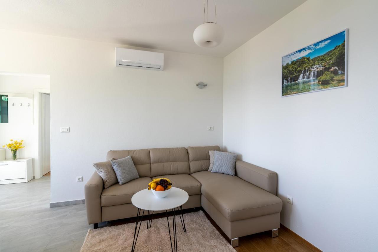 Private Villa Golden Hour With A View Of Split Area Kastel Sucurac Exterior photo