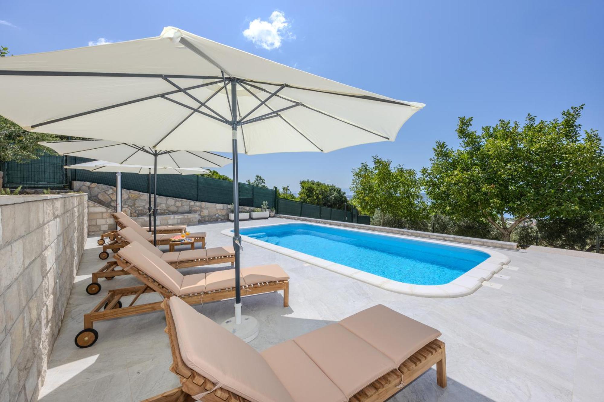 Private Villa Golden Hour With A View Of Split Area Kastel Sucurac Exterior photo