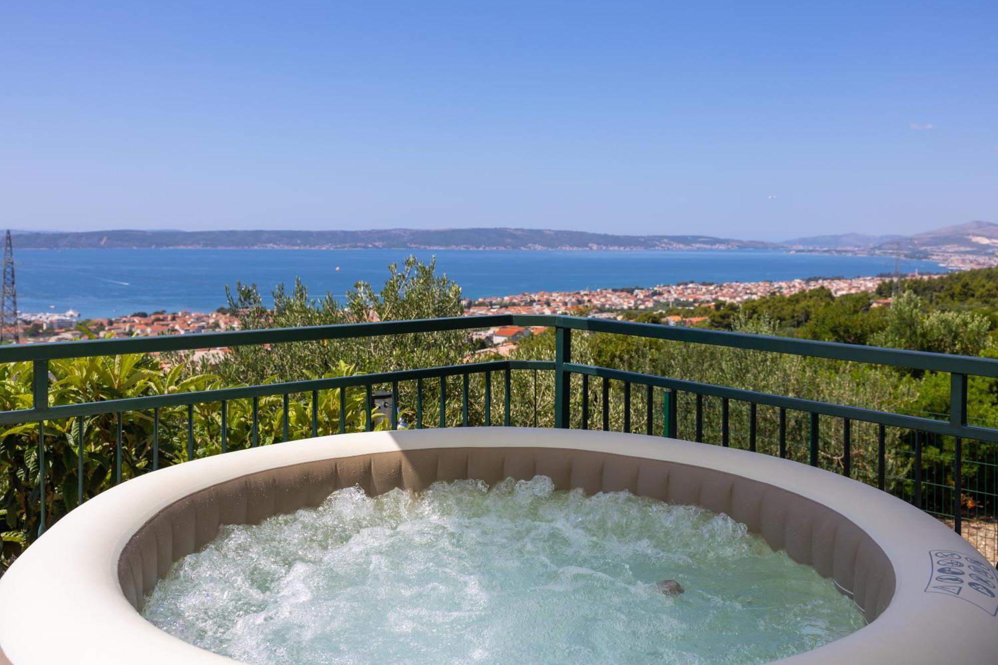 Private Villa Golden Hour With A View Of Split Area Kastel Sucurac Exterior photo