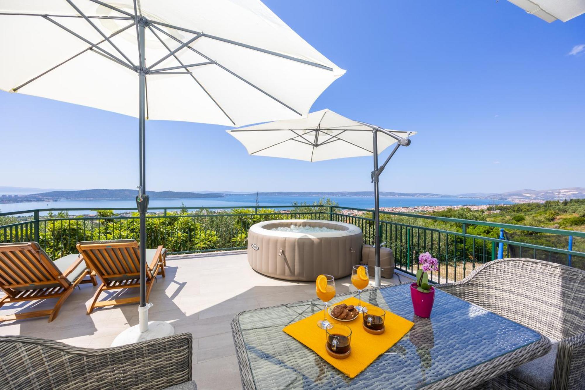 Private Villa Golden Hour With A View Of Split Area Kastel Sucurac Exterior photo